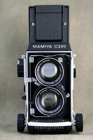 Mamiya C220正面