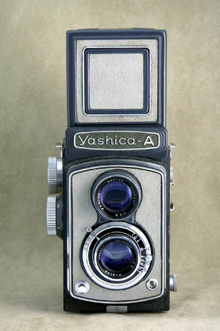 Yashica-A正面